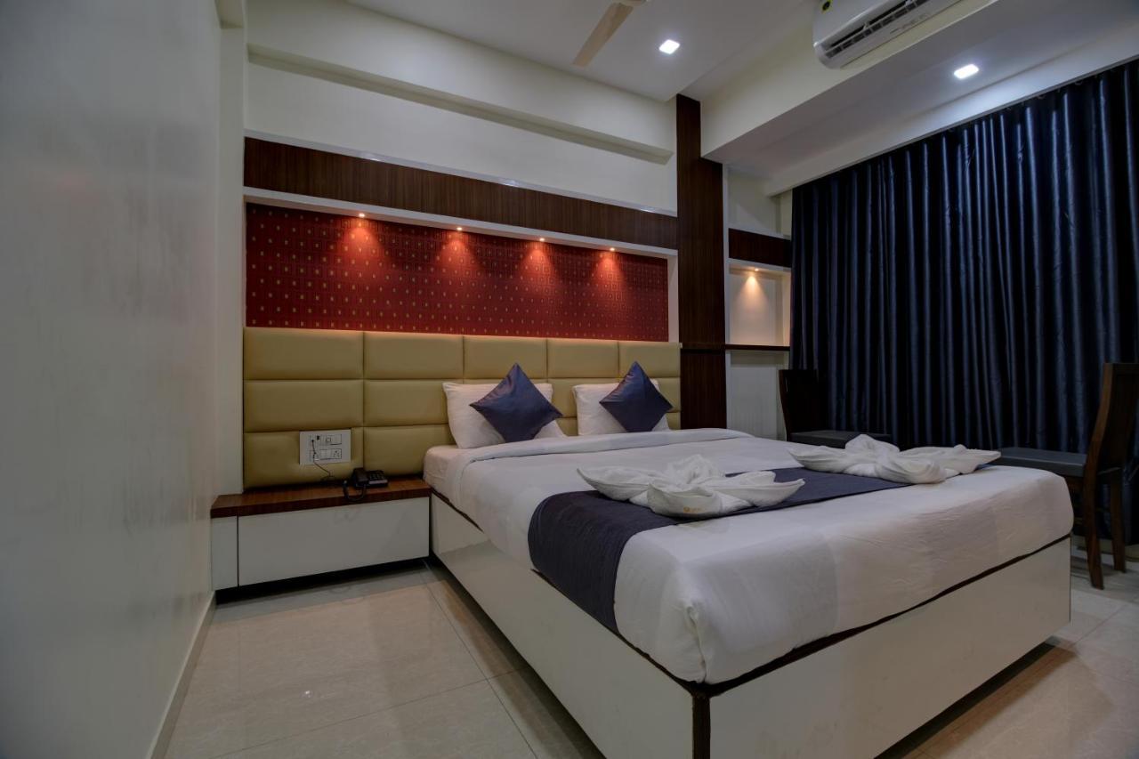 Hotel Mourya Residency 纳威孟买 外观 照片
